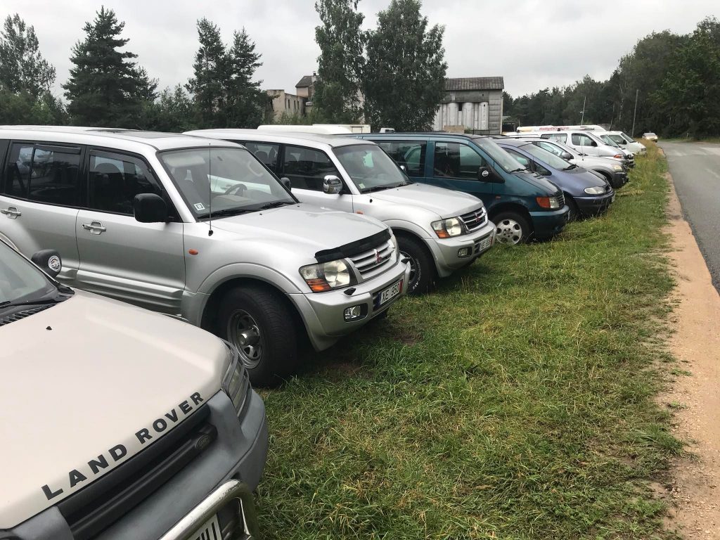 Латвійський медійник привіз для ЗСУ сім автівок і в Центрі журналістської солідарності завів цікаві знайомства 1