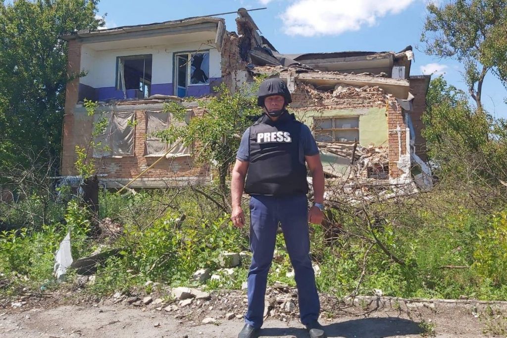 У прифронтовому Золочеві вдруге обстріляли редакцію місцевого видання. Але воно все одно виходитиме