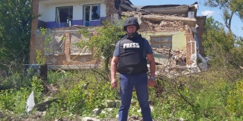 У прифронтовому Золочеві вдруге обстріляли редакцію місцевого видання. Але воно все одно виходитиме