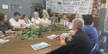 «Наша мета – це збереження українських традицій». У Запоріжжі представили триметровий рушник