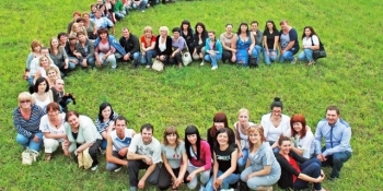 «Не труднощі, а взаємодія»: медіакорпорація «Є» з Хмельниччини друкує газету, розвиває сайт і не боїться говорити про труднощі