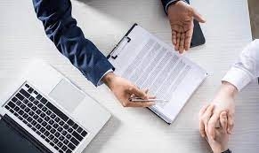 Трудове законодавство для журналістів під час війни: тривалість робочого часу, електроний облік, звітність