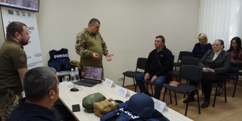 Як працювати журналістам на війні? Поради від військових та рятувальників