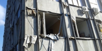 Міжнародна та Європейська федерації засуджують воєнний злочин росії – обстріл будівлі, внаслідок якого зруйновано офіс Харківської облорганізації НСЖУ