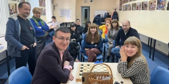 9-річна шашкістка провела в НСЖУ благодійний турнір на підтримку ЗСУ