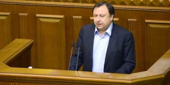 «Закон повинен рухати нас до європейської демократії, а не до авторитарного управління медіа», – нардеп Микола Княжицький