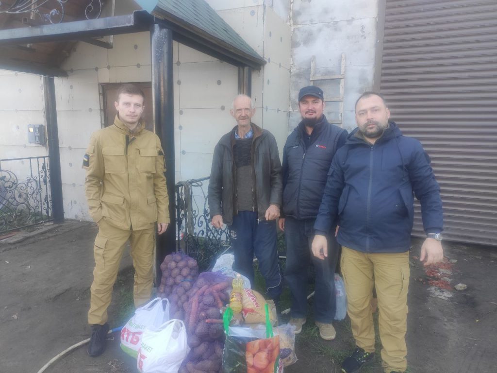 Священник із Седлища доставив зібрану громадою гуманітарну допомогу захисникам 1