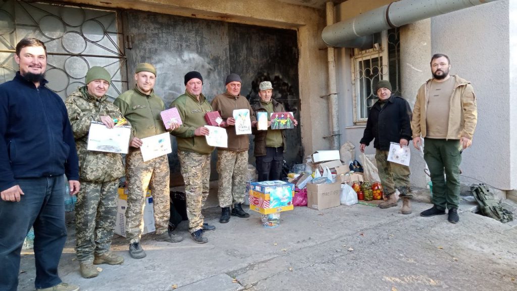 Священник із Седлища доставив зібрану громадою гуманітарну допомогу захисникам