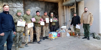 Священник із Седлища доставив зібрану громадою гуманітарну допомогу захисникам 21 Священник із Седлища доставив зібрану громадою гуманітарну допомогу захисникам