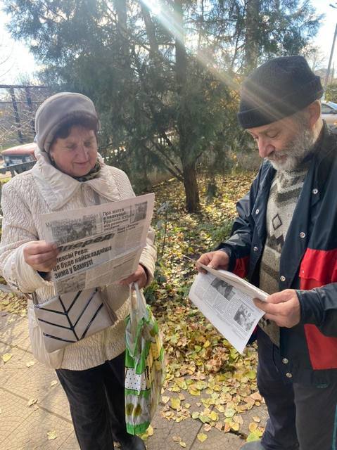 «Як вийшла газета, все зміниться на краще!»: для жителів Бахмута перший за вісім місяців номер газети став «променем надії у пеклі» 3