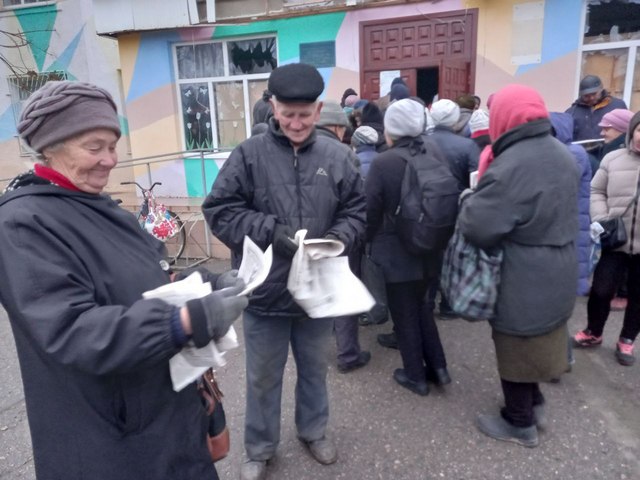 «Люди обіймали мене, наче я разом із військовими визволяв Снігурівку», - редактор місцевої газети 2