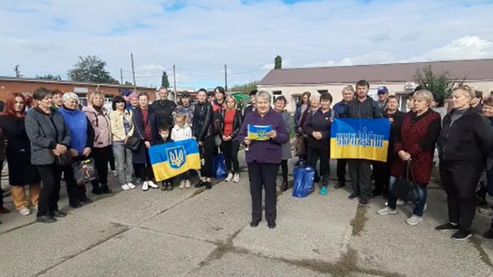 Журналістка зі звільненої Снігурівки: Усе місто сіло на велосипеди й почало шукати «орків». А їх нема… 6