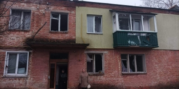 Після «прильоту» у Велику Писарівку пошкоджено квартиру журналістки