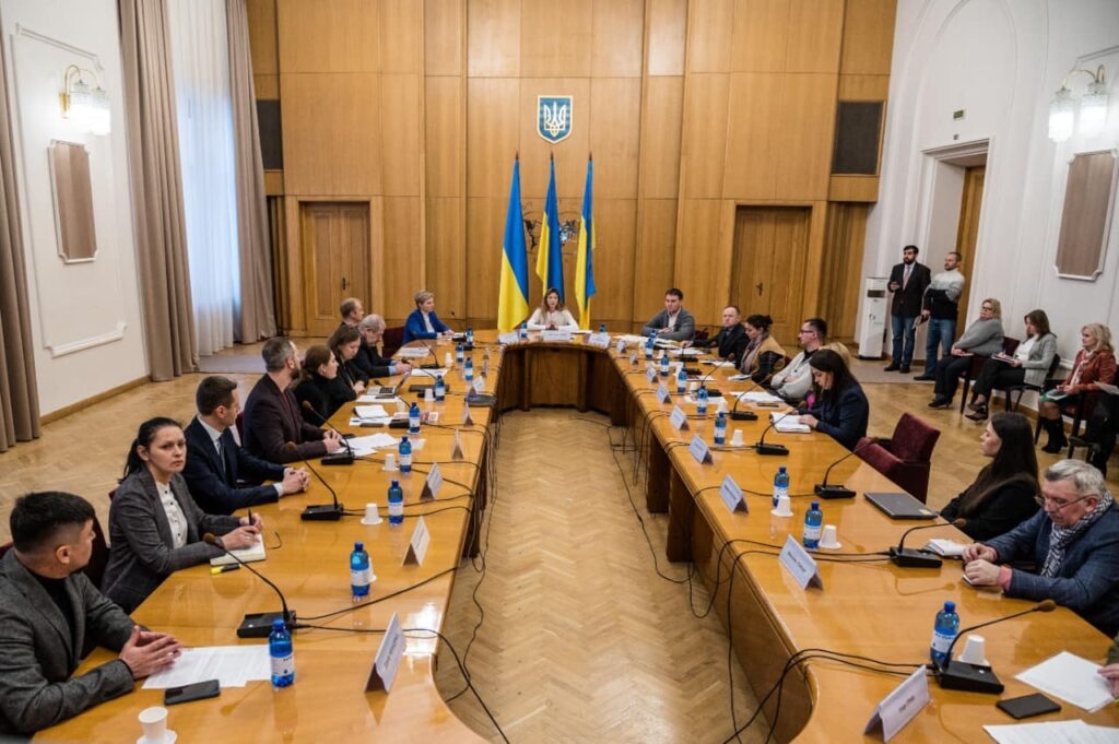 «Кримська правозахисна група» випустила звіт з кейсами журналістів Нарімана Джеляла, Владислава Єсипенка, Ірини Данилович