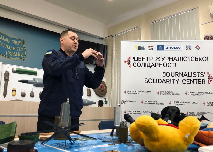 Knowledge that saves lives: «How to survive in a minefield" Safety training for journalists takes place in Kyiv 3