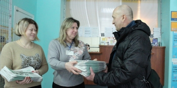 Читачі Зміївщини отримали перший з початку війни номер місцевої газети