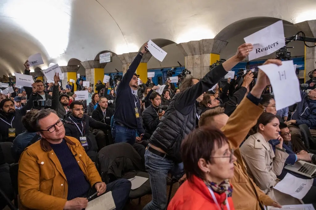 The New York Times: Critics say a new media law signed by Zelensky could restrict press freedom in Ukraine