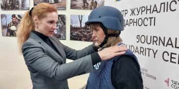 «Окупантам усе одно, чоловік ти, жінка чи дитина»: в Києві відбувся тренінг із безпеки журналісток, які працюють на лінії фронту та в окупації