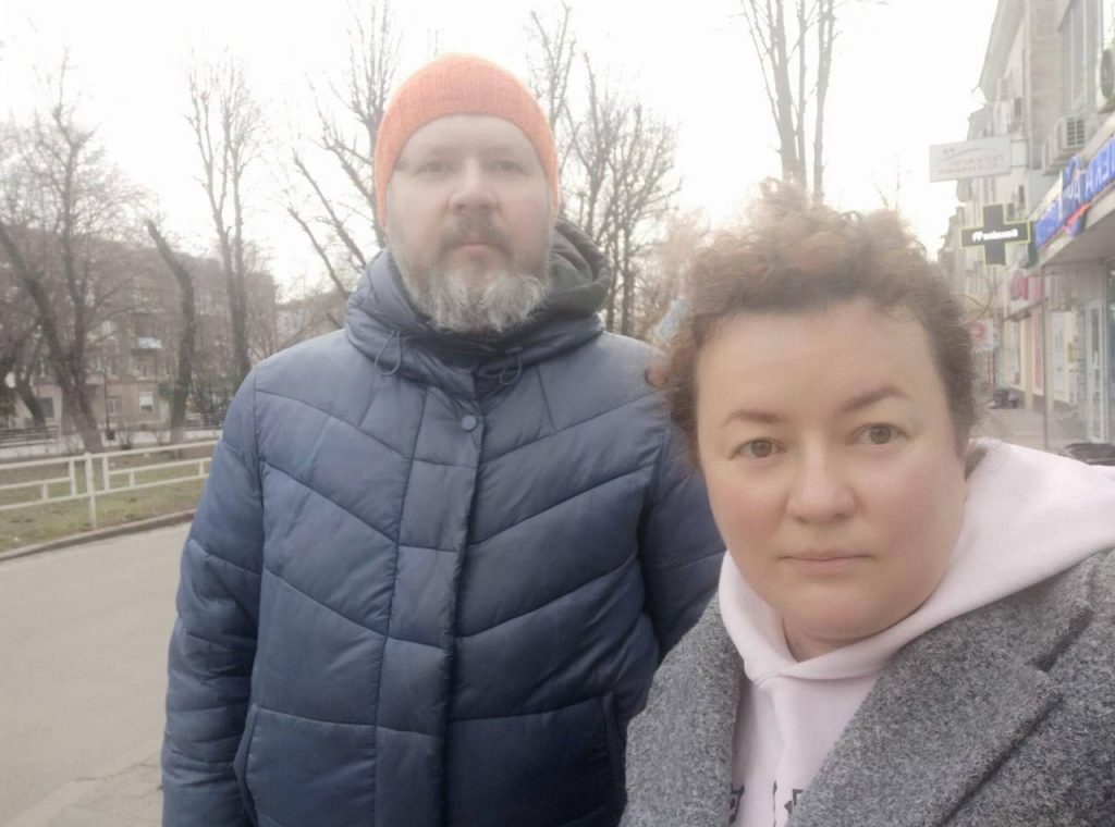 Journalists Yevheniya Virlych and Vladyslav Hladkyi: A cat helps us leave Kherson