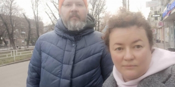 Journalists Yevheniya Virlych and Vladyslav Hladkyi: A cat helps us leave Kherson