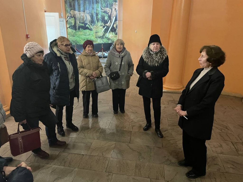 Журналісти-переселенці психологічно розвантажились у краєзнавчому музеї Запоріжжя