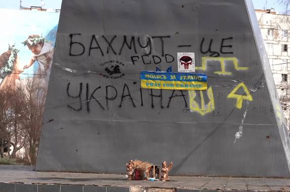 «У Бахмуті ти реально почуваєшся якоюсь мішенню на полі бою»: журналістка Раміна Есхакзай розповіла, як зняла свій резонансний репортаж 5