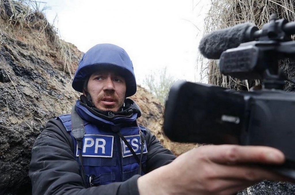 “Practice is the key to understanding of where it is safe and where it is not,” Journalist Mariyan Kushnir on working at the front line
