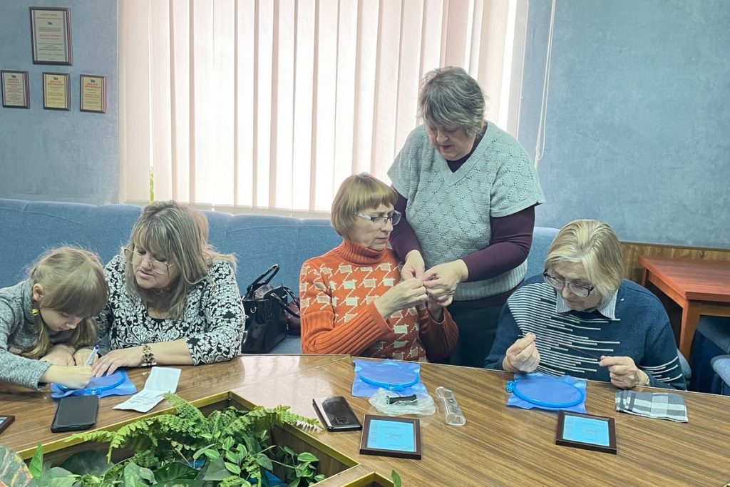 У Запоріжжі для журналістів провели майстер-клас із вишивки