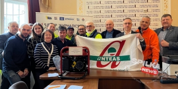 Італійські волонтери привезли для львівських журналістів генератор