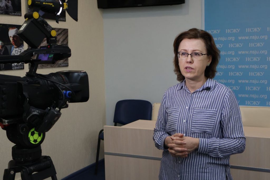 «Сутички тривали впродовж усього часу нашої роботи біля Лаври»: журналісти пишуть у поліцію заяви про агресію