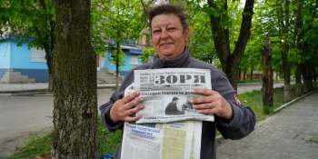 «Газети брали із задоволенням!», – журналіст Михайло Шарков доправив у Лиман свіжі номери українських видань