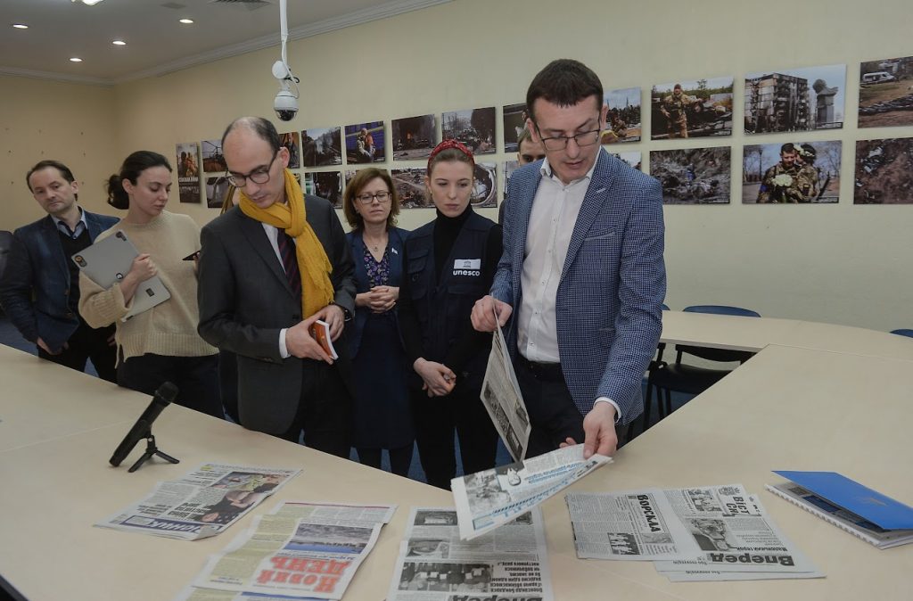 «6,9 мільярдів доларів знадобиться в наступні 10 років для відновлення культурного та туристичного секторів в Україні»: гендиректор ЮНЕСКО Одрі Азулє відвідала Київ та Чернігів 4