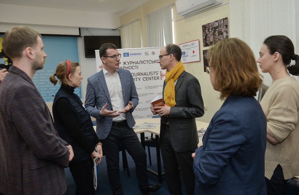 «6,9 мільярдів доларів знадобиться в наступні 10 років для відновлення культурного та туристичного секторів в Україні»: гендиректор ЮНЕСКО Одрі Азулє відвідала Київ та Чернігів 24 «6,9 мільярдів доларів знадобиться в наступні 10 років для відновлення культурного та туристичного секторів в Україні»: гендиректор ЮНЕСКО Одрі Азулє відвідала Київ та Чернігів 24