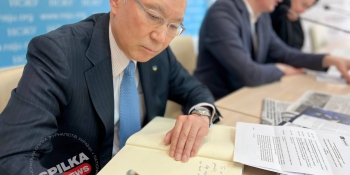 У НСЖУ Посол Японії і представниця ЮНЕСКО в Україні зустрілися з командою Центрів журналістської солідарності