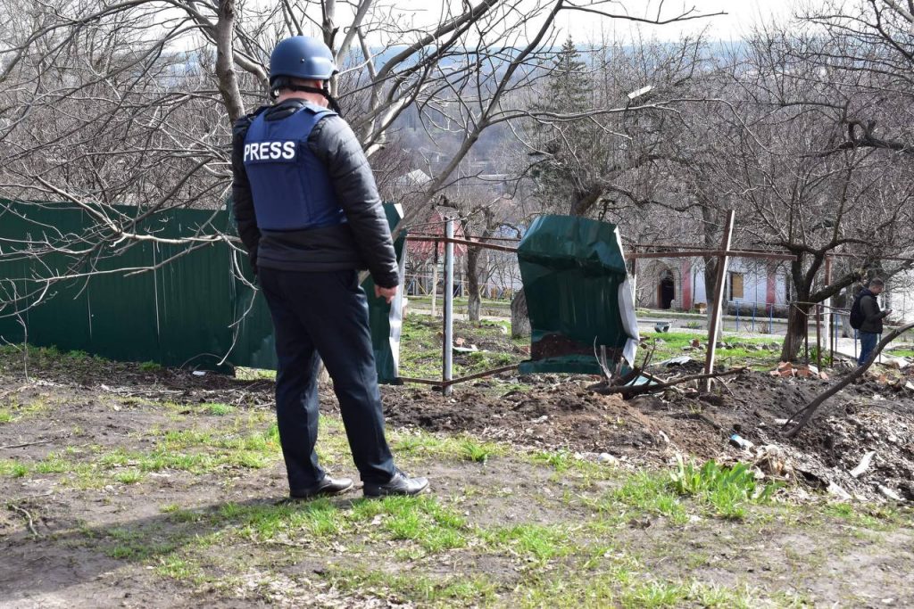 «Газету розібрали миттєво»: до Куп'янської громади надійшло дві тисячі примірників «Вісника Куп'янщини» 1