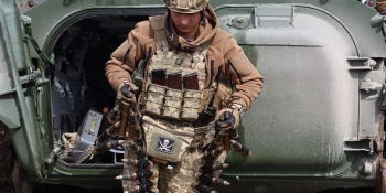 Фрілансер Associated Press показав зроблені на фотоапарат від НСЖУ світлини з фронту, опубліковані у відомих світових ЗМІ