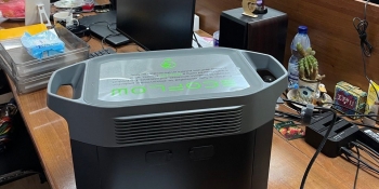 Зарядна станція, передана НСЖУ, допоможе стабільній роботі телекомпанії з Донеччини