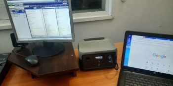 Нікопольська радіостанція «Ностальжі» відновлюється після російського обстрілу