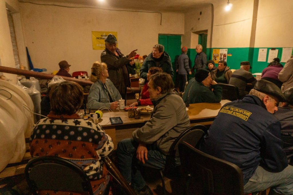 «Обстріли відбуваються нон-стоп, земля ходить ходором»: журналіст Михайло Шарков розповів про поїздку до Часового Яру