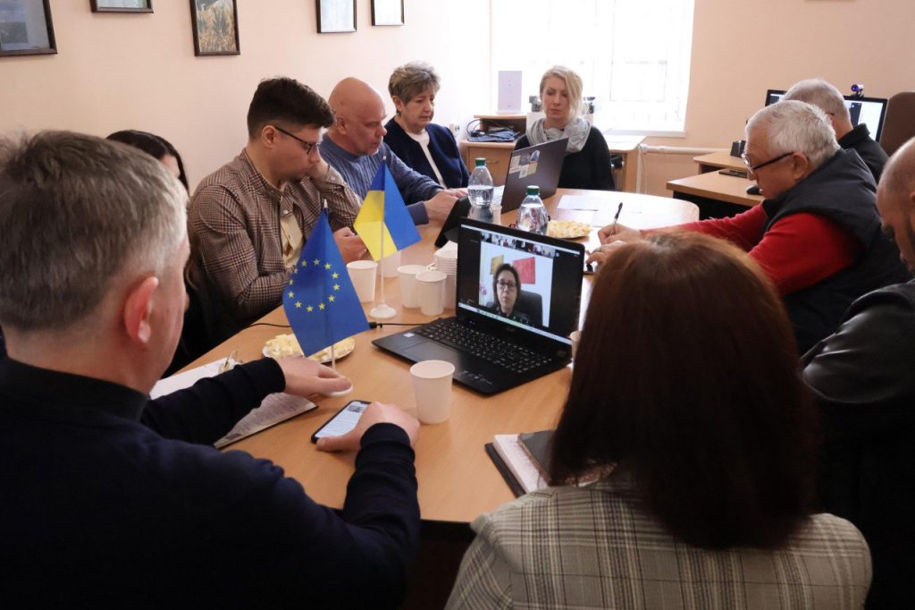 Закон про медіа: ризики та можливості для ЗМІ обговорили Дніпровський та Франківський ЦЖС 5