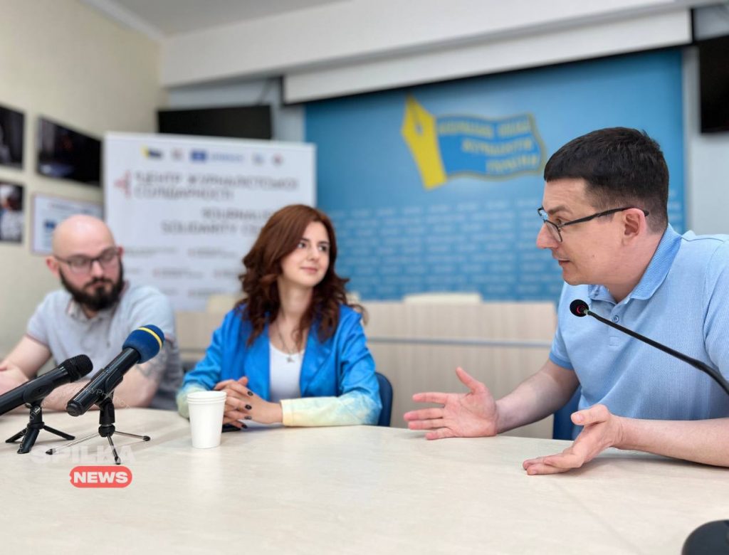 Як підготуватися до поїздки в гарячу точку: під час майстер-класу в НСЖУ досвідом поділилися воєнкори