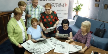 «Трудова слава» підтримує інформаційний фронт: в Запоріжжі презентували другий номер відновленої газети прифронтового Оріхова