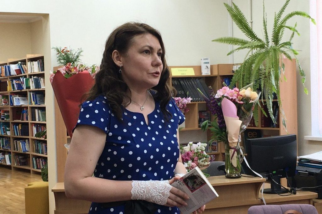 «Вмістилище болю та щастя»: спілчанка Ольга Деркачова презентувала дебютну збірку поезій «Серце»