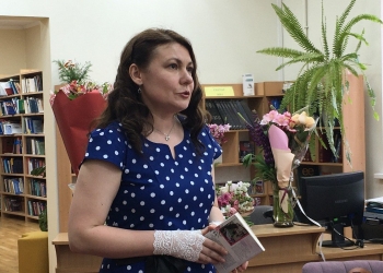 «Вмістилище болю та щастя»: спілчанка Ольга Деркачова презентувала дебютну збірку поезій «Серце»
