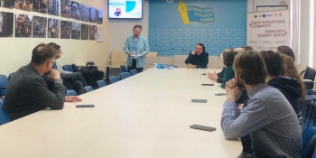 Філософія поліської говірки: білоруський письменник і журналіст Олексій Диковицький презентував свої поезії у пресцентрі НСЖУ