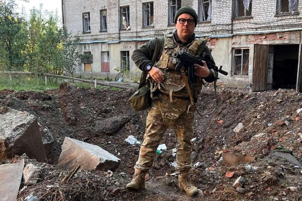 Пресофіцер ЗСУ Тарас Березовець радить журналістам писати історії бійців: «Це їх дуже стимулює»