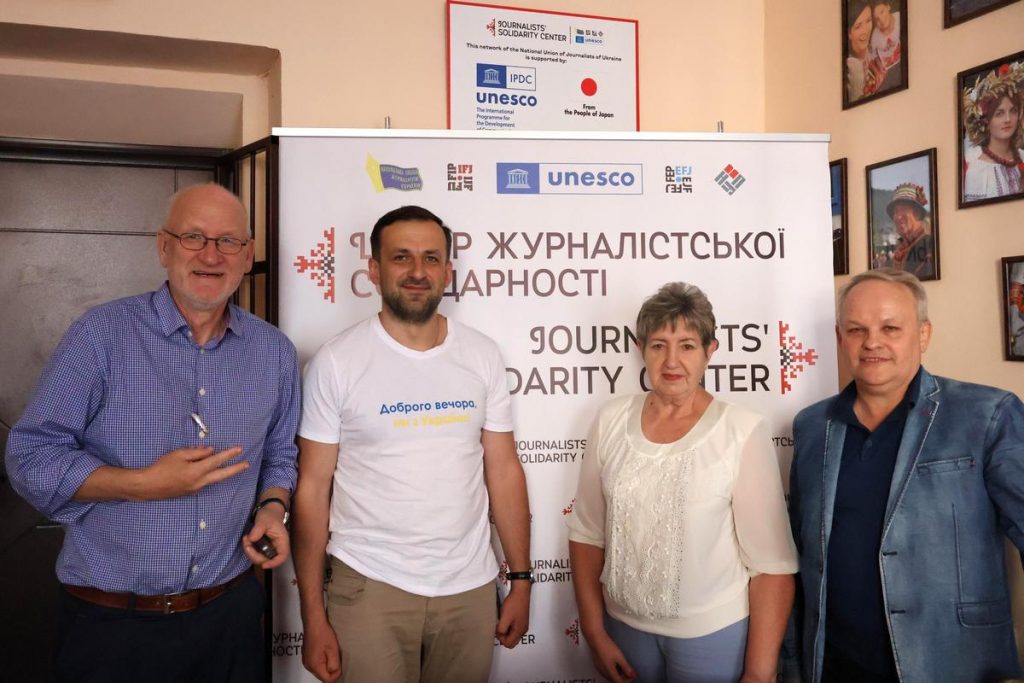 Латиський журналіст узяв відпустку, щоб разом із волонтерами побувати в українських містах