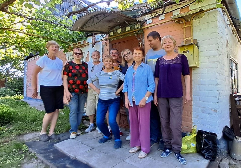 Перезавантаження: поїздка у Гарбузівку, де люди живуть в очікуванні нашої перемоги