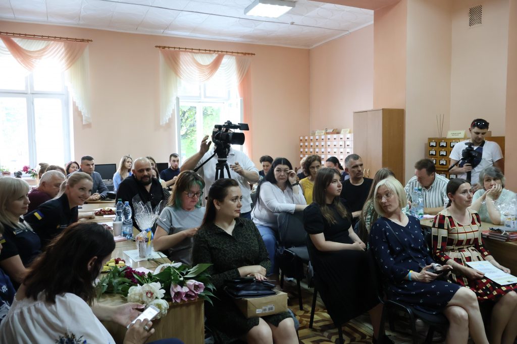 В Івано-Франківську медійникам вручили нагороди, а також відзначили лавреатів премії Оксани Ровенчак 4