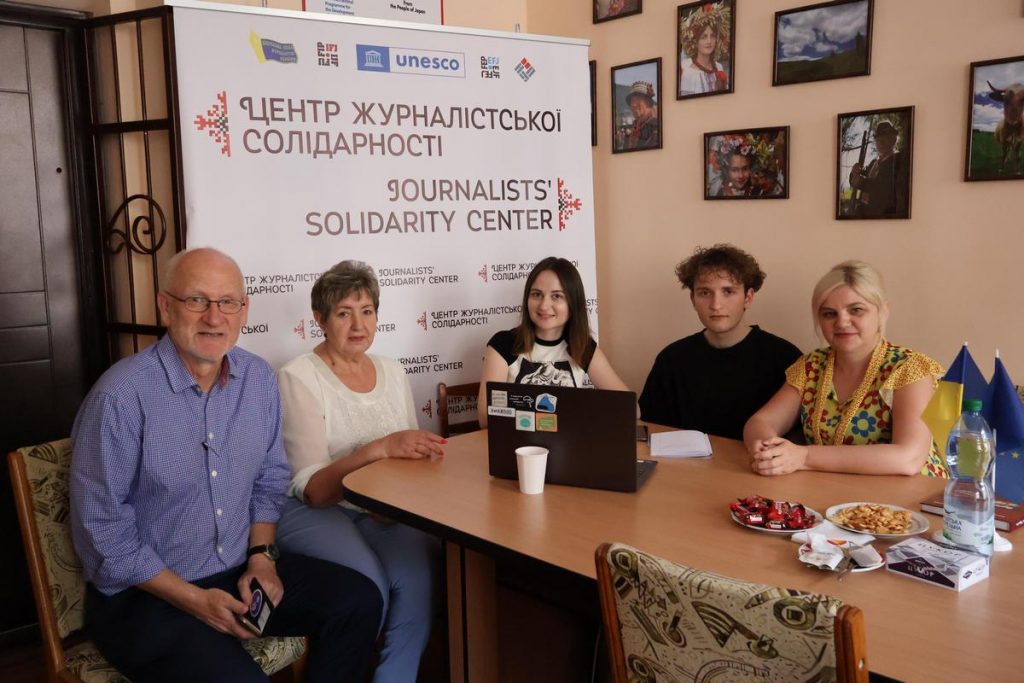 Чому важливий фактчекінг у роботі медійників: тренінг в Івано-Франківському Центрі журналістської солідарності НСЖУ